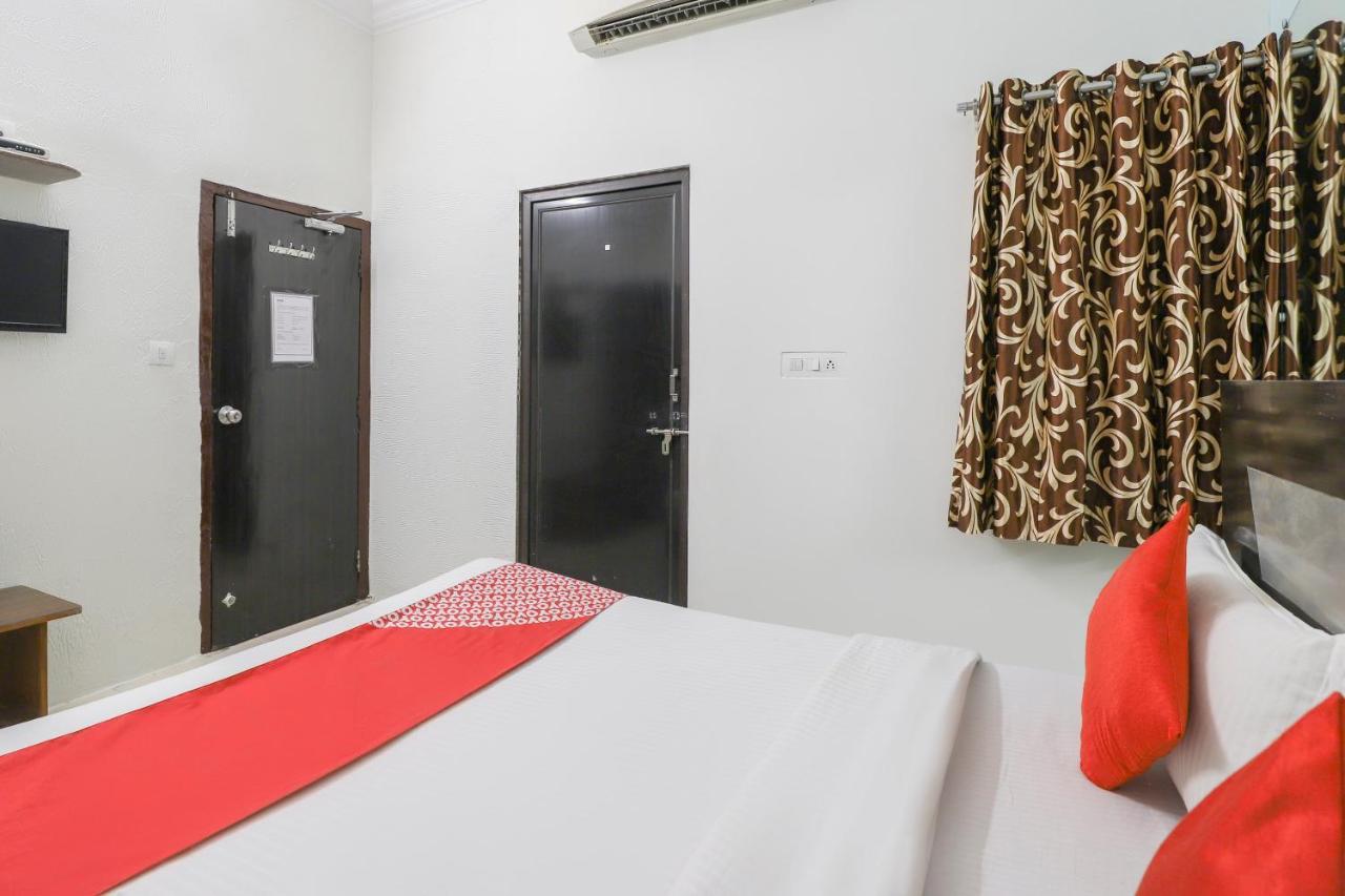 Hotel Jasmine Ahmedabad Esterno foto