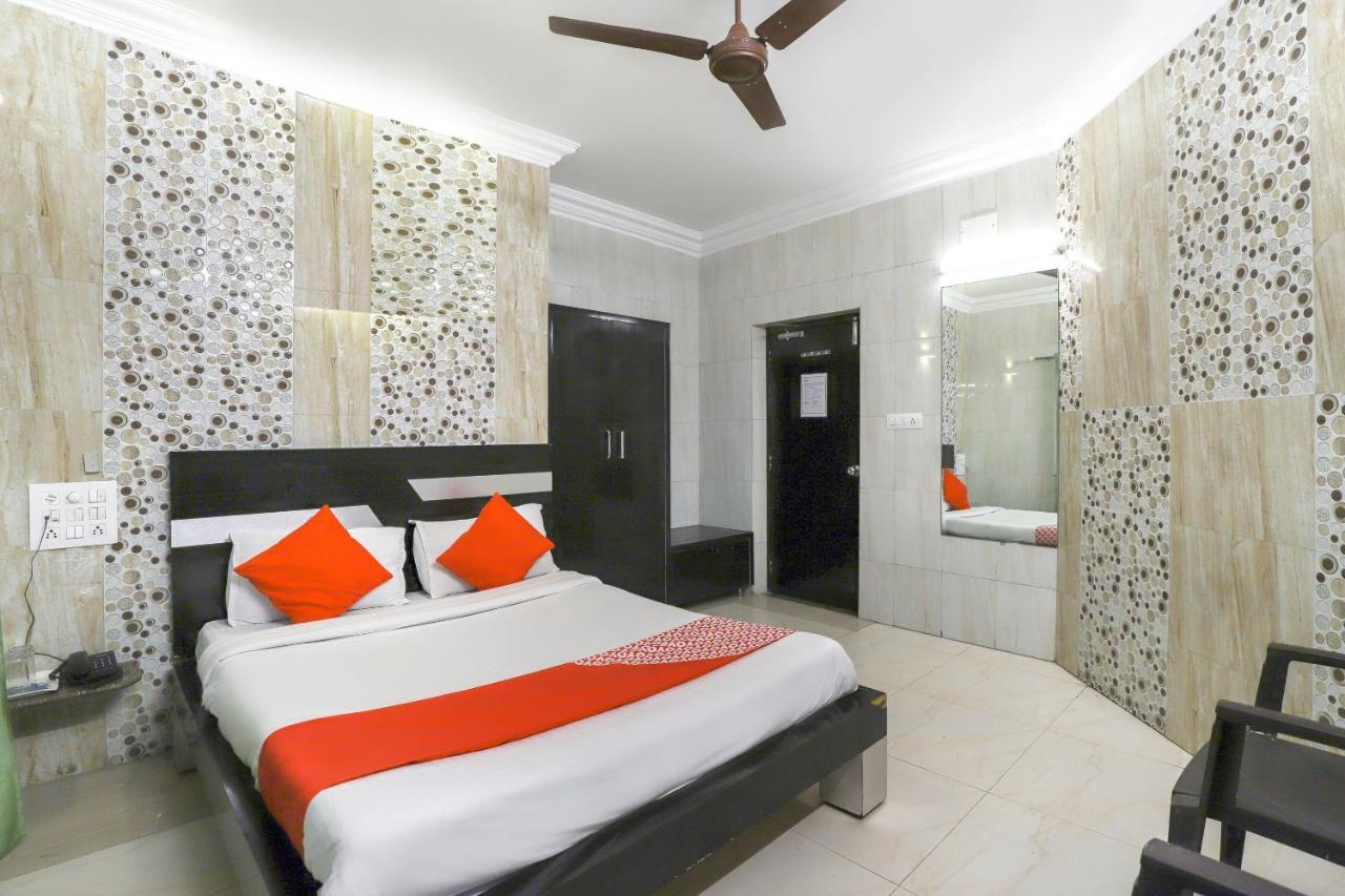 Hotel Jasmine Ahmedabad Esterno foto
