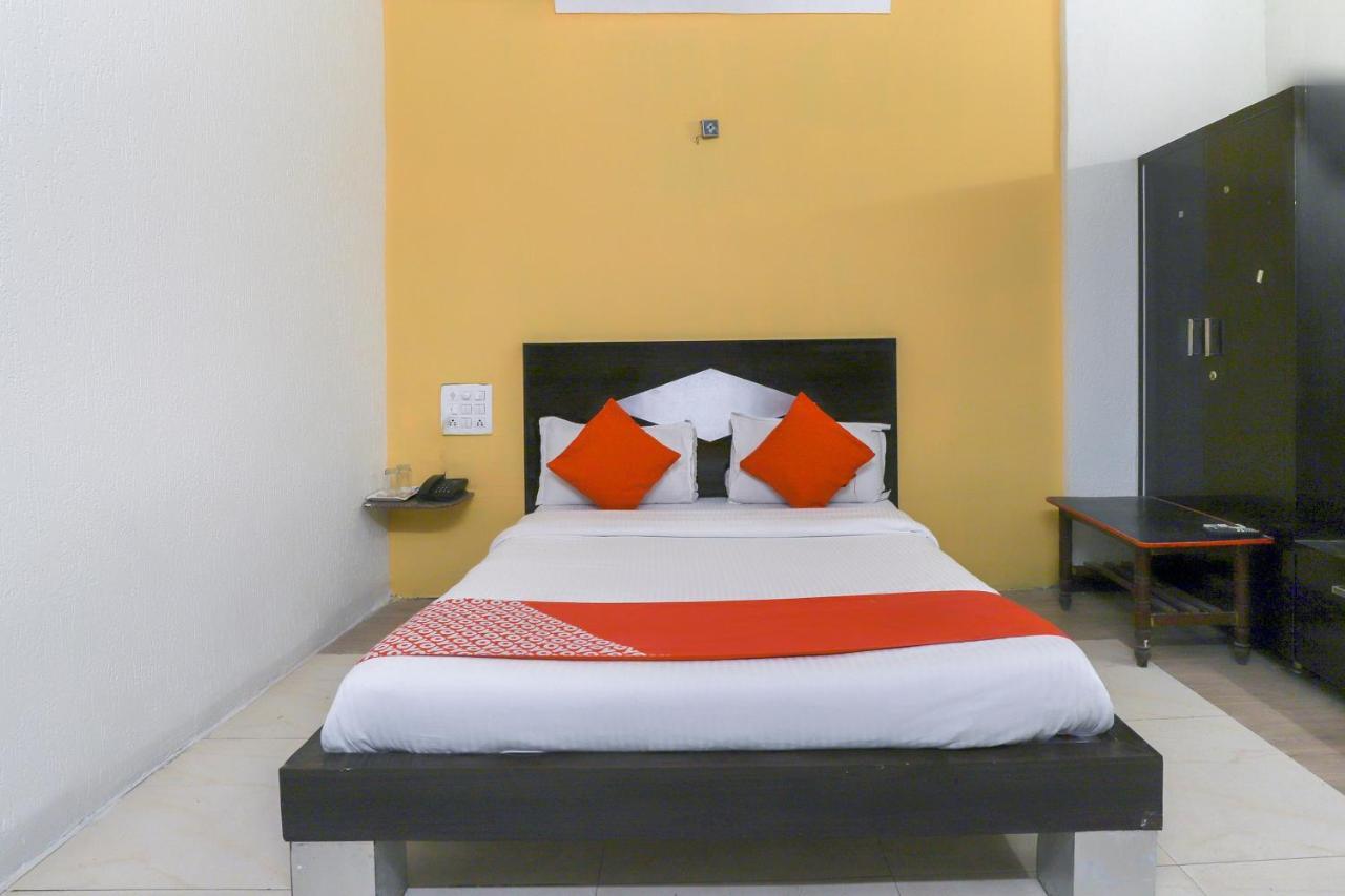 Hotel Jasmine Ahmedabad Esterno foto