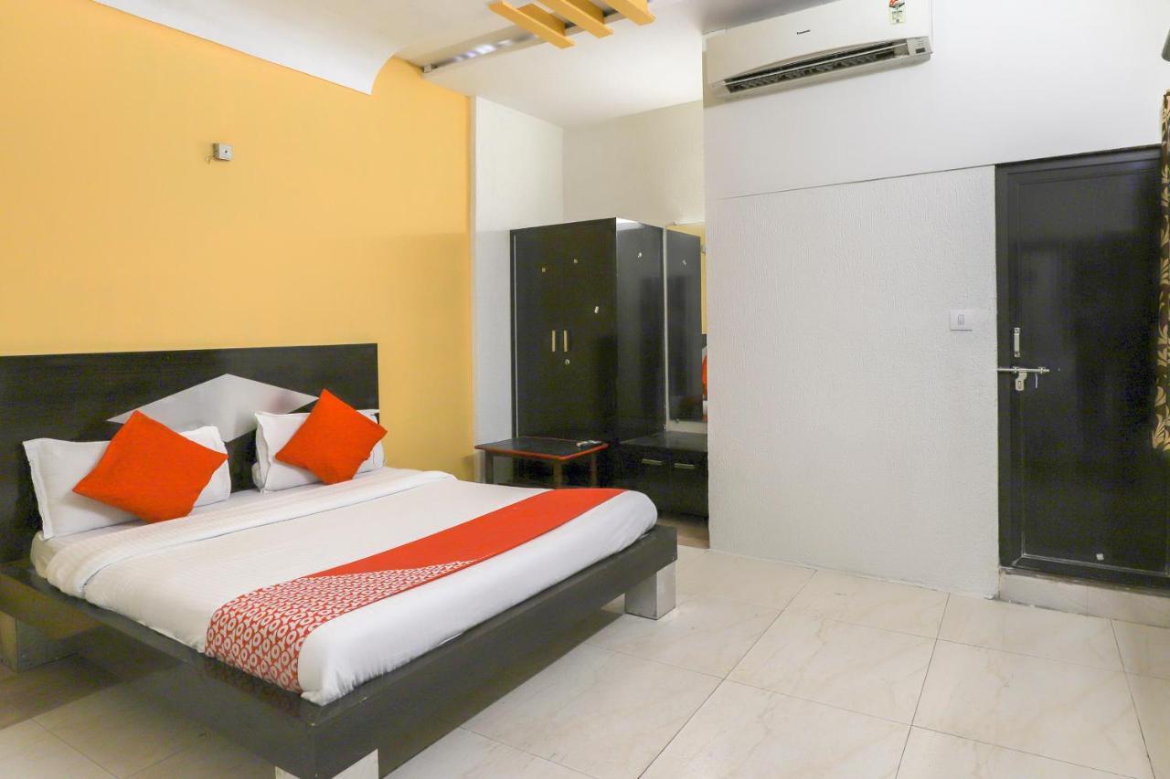 Hotel Jasmine Ahmedabad Esterno foto