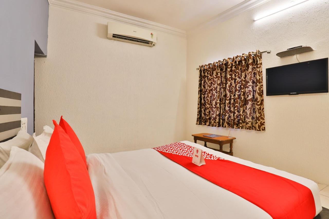 Hotel Jasmine Ahmedabad Esterno foto
