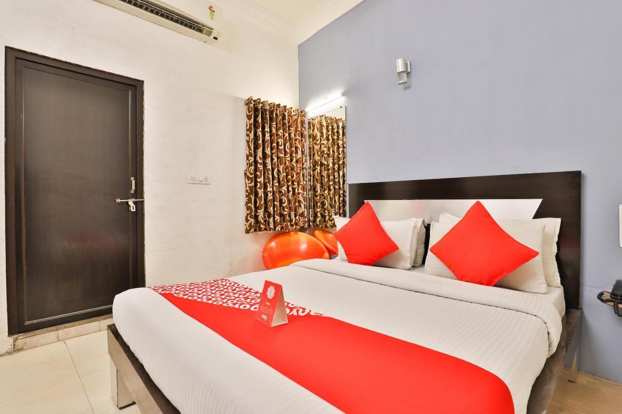 Hotel Jasmine Ahmedabad Esterno foto
