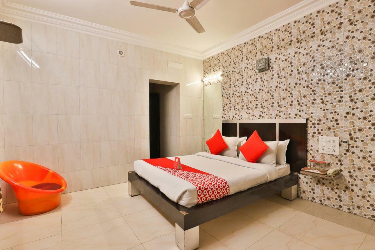 Hotel Jasmine Ahmedabad Esterno foto