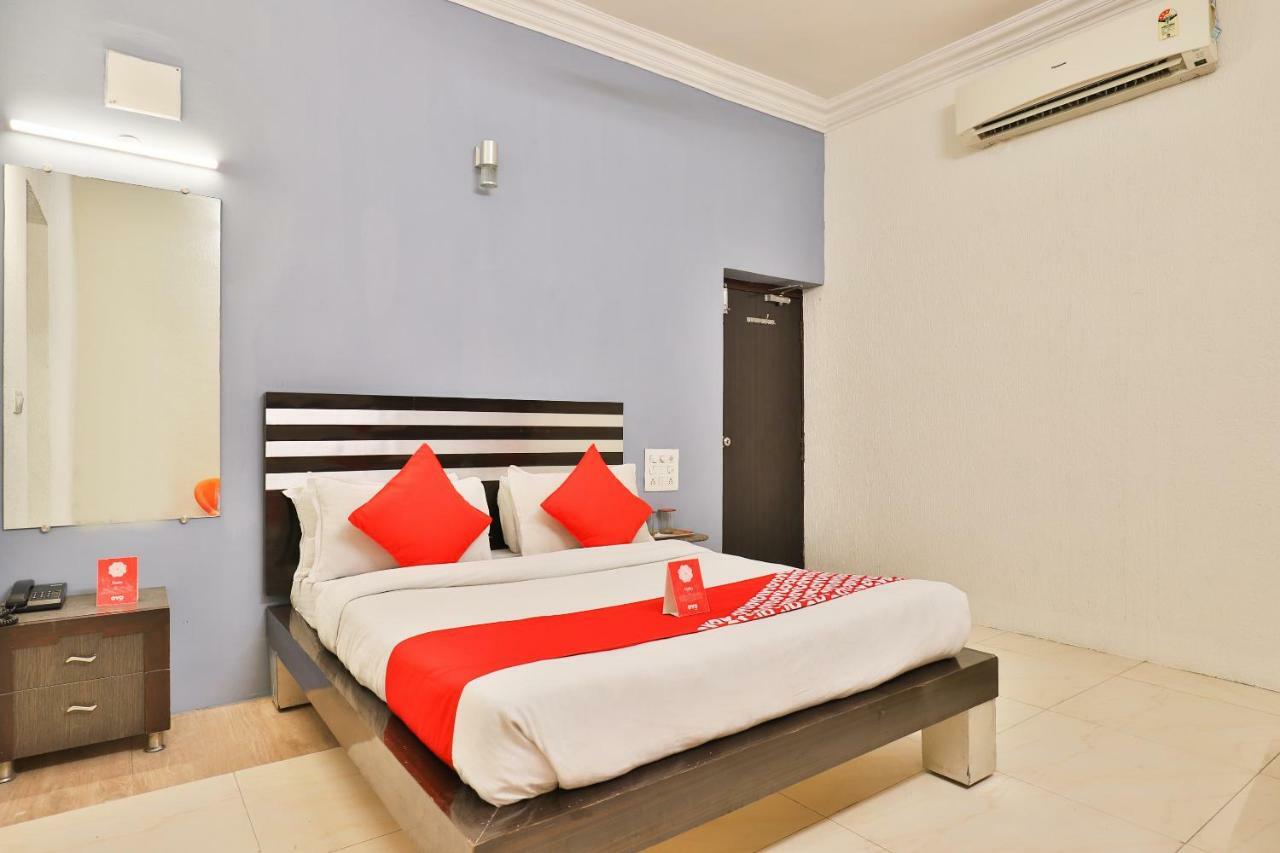 Hotel Jasmine Ahmedabad Esterno foto