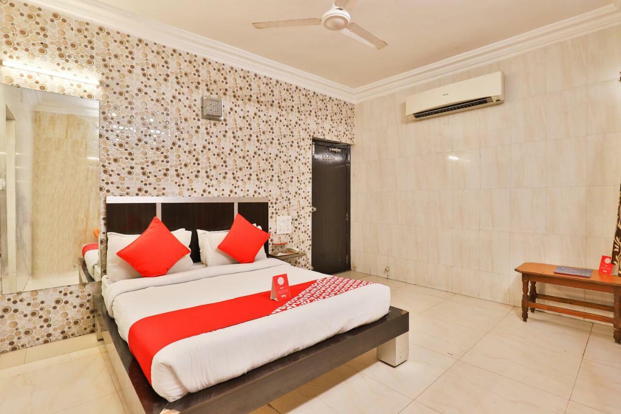 Hotel Jasmine Ahmedabad Esterno foto